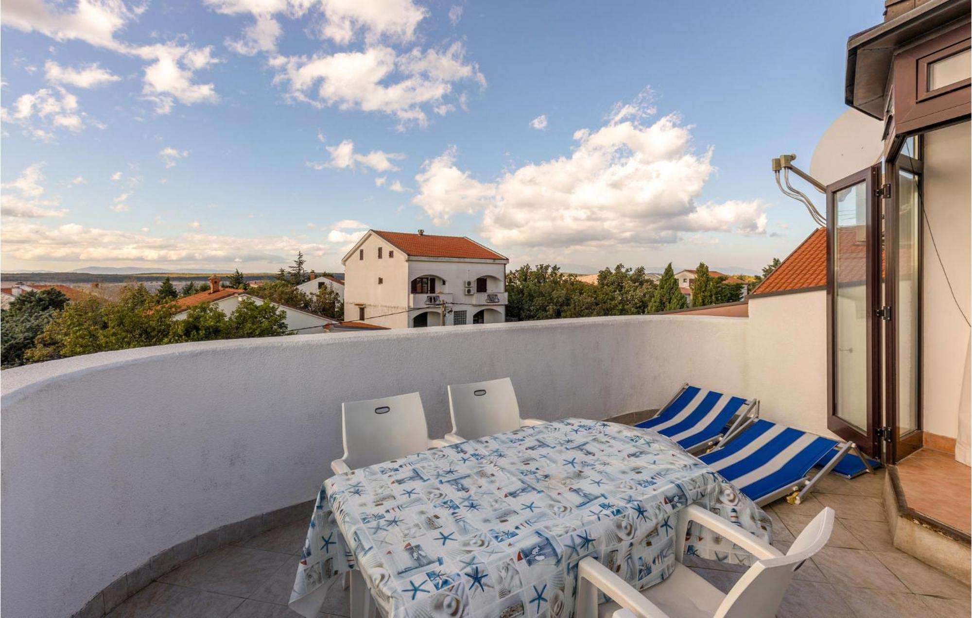 1 Bedroom Cozy Apartment In Jadranovo Exterior photo