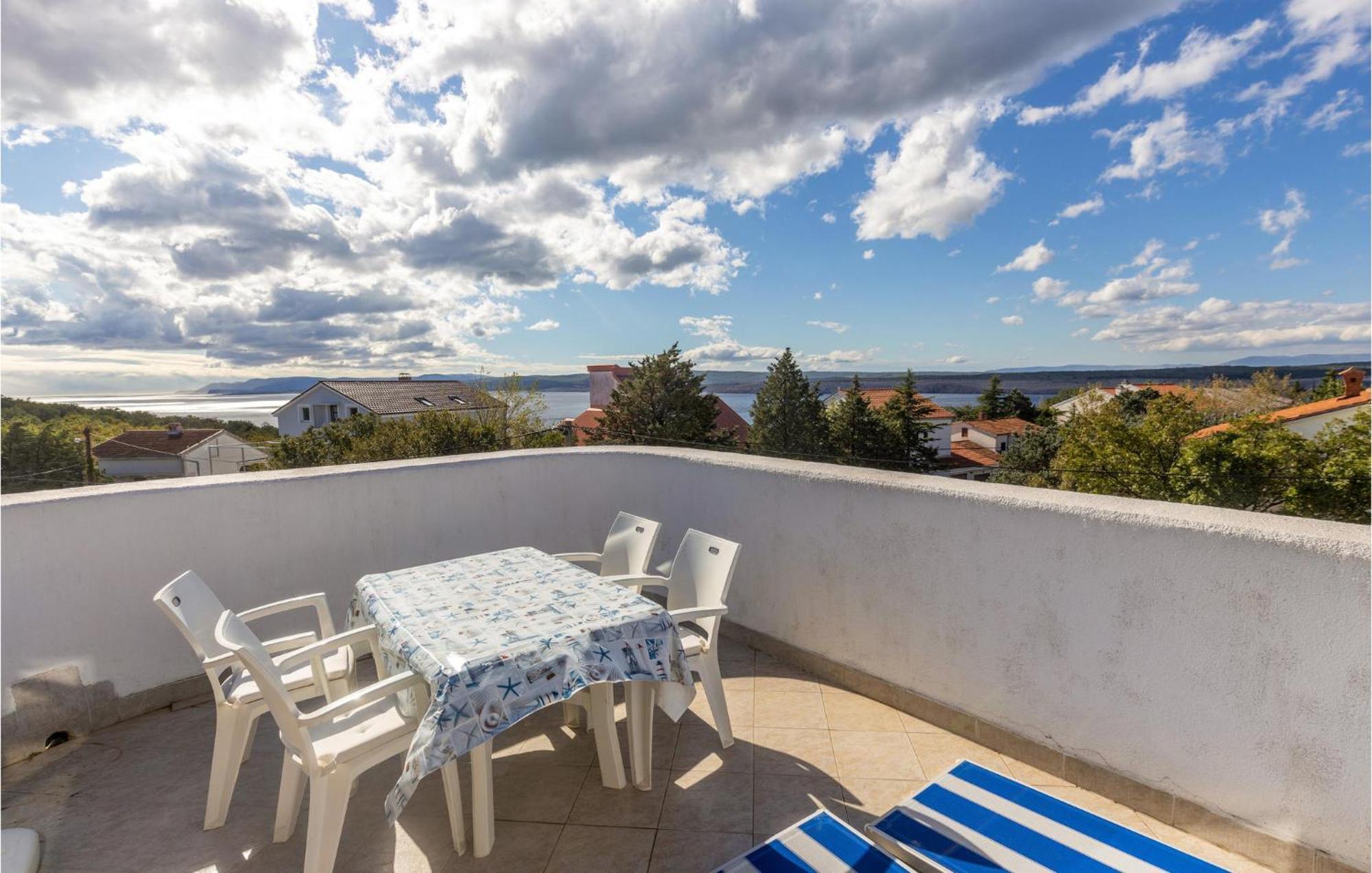 1 Bedroom Cozy Apartment In Jadranovo Exterior photo