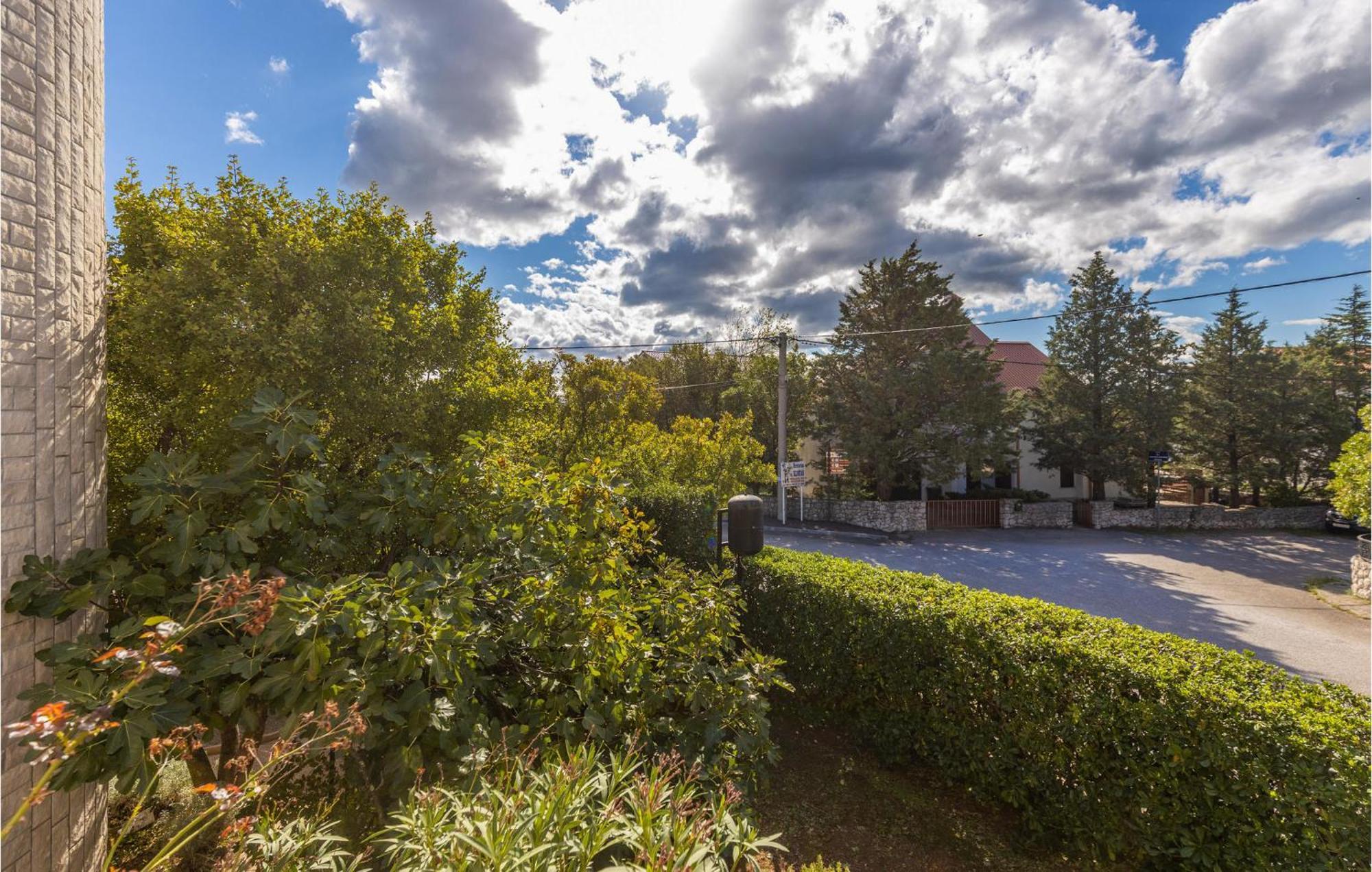 1 Bedroom Cozy Apartment In Jadranovo Exterior photo